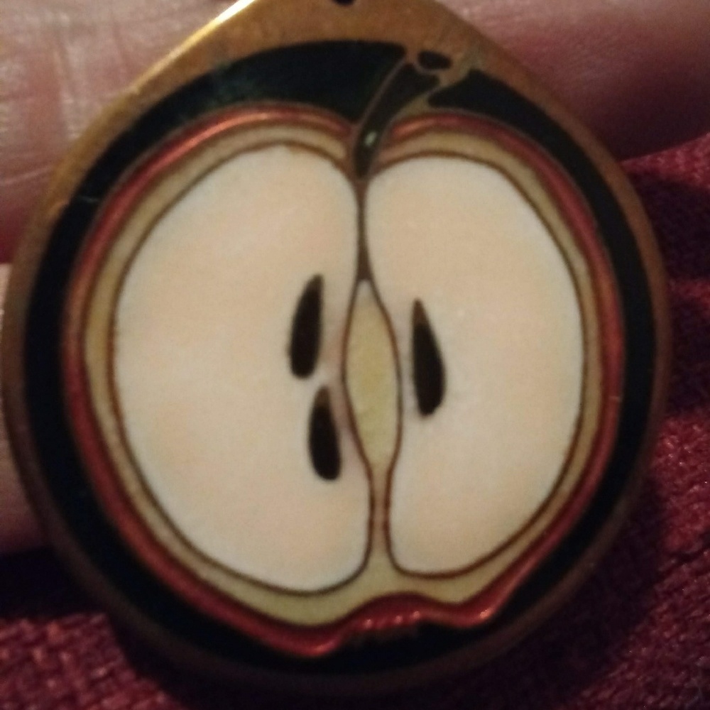 Medallion necklace